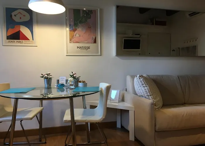 River View Apartment Rom